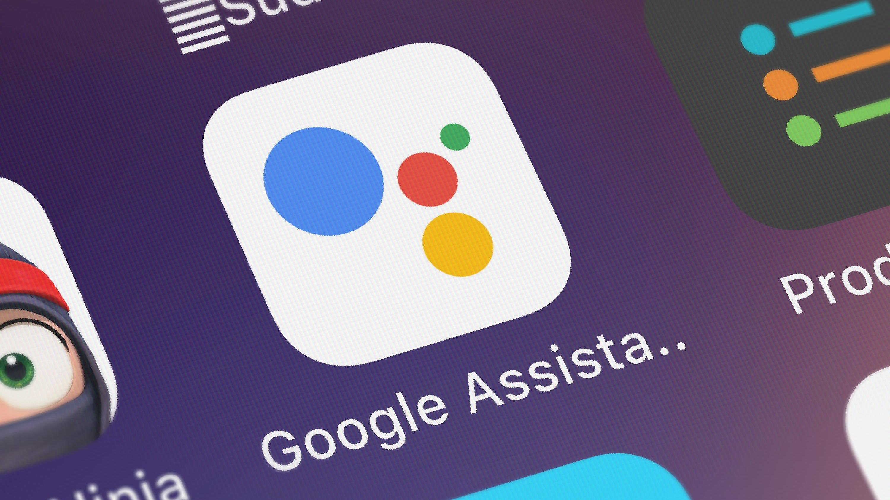 Bild eines Artikels mit dem Titel „Google Assistant ist im Begriff, viele Funktionen zu verlieren“.